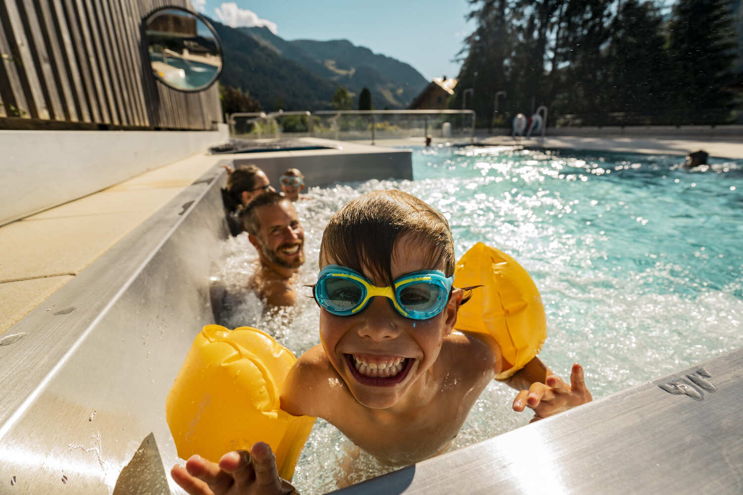 Activités en famille à la piscine de Châtel