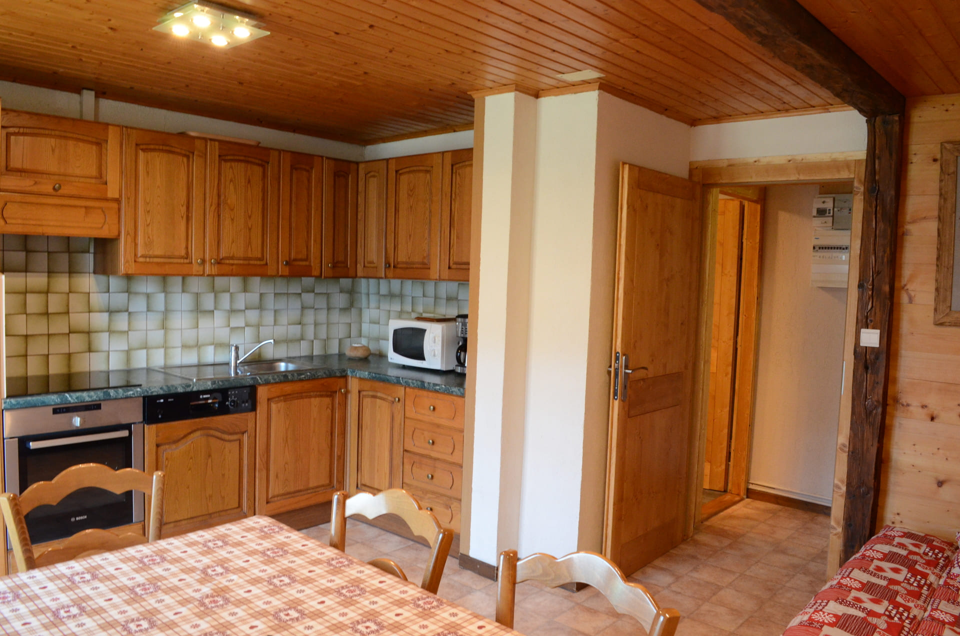 https://www.chatelreservation.com/medias/images/prestations/appartement-dans-chalet-la-ferme-sejour-chatel-haute-savoie-4246252.jpg