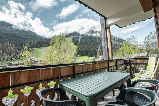 Apartment 2 in Chalet l'Etrye, Balcony with slope Linga view, Châtel 74390