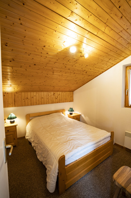 Apartment Forsythia, Bedroom double bed, Châtel Ski resort