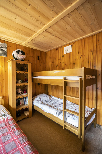 Apartment Les Snailles, Bedroom double bed and bunk bed, Châtel Village 74