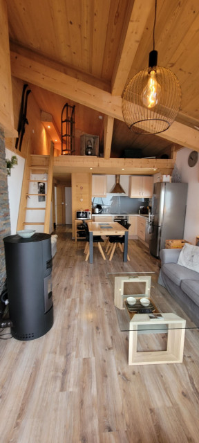 Apartment n°16 in residence Champs Fleuris, Living room, Chatel, Ski slopes