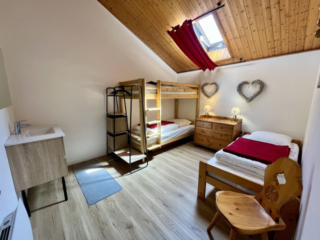 Apartment Soli 10, Bedroom 1 single bed with bunk bed, Châtel Chairlift 74