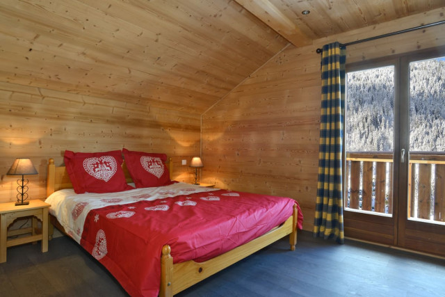 Chalet Alaska, Bedroom double bed, Châtel Raclette