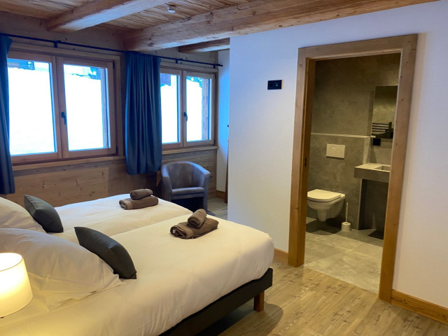 Chalet Au Bon Vieux Temps, chambre 2 lits simples avec salle de bains, Châtel Les Portes du Soleil