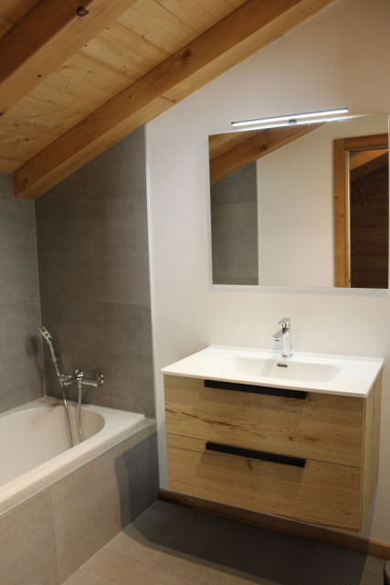 Chalet Bonatti, salle de bain de la chambre 4 lits simples, Châtel