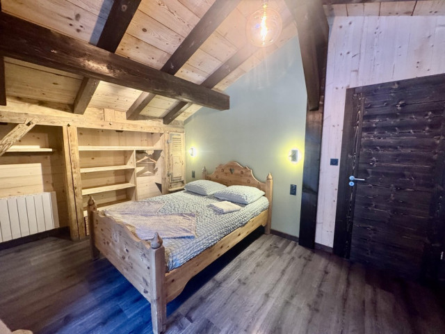 Chalet Cervin, Bedroom double bed, Ski holidays 74