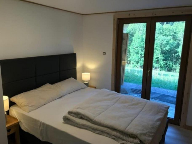 Chalet Ecureuil, sleeps 10, bedroom, Châtel Reservation