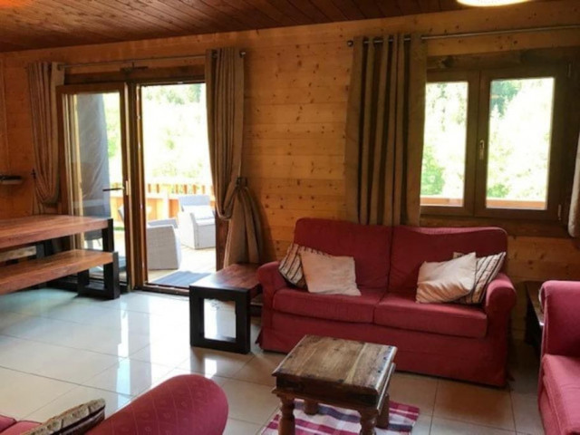 Chalet Ecureuil, sleeps 10, living room, Les Portes du Soleil