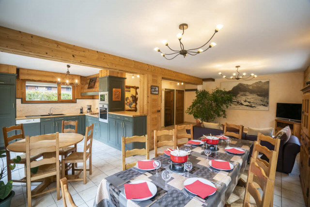 Chalet Fifine, Living room with dining room and kitchen, Châtel Portes du Soleil 