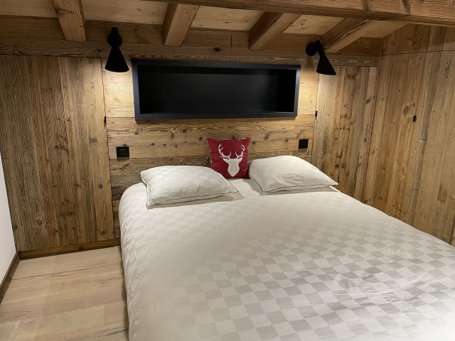 Chalet l'Alpaga, double bedroom, Châtel Family Holidays