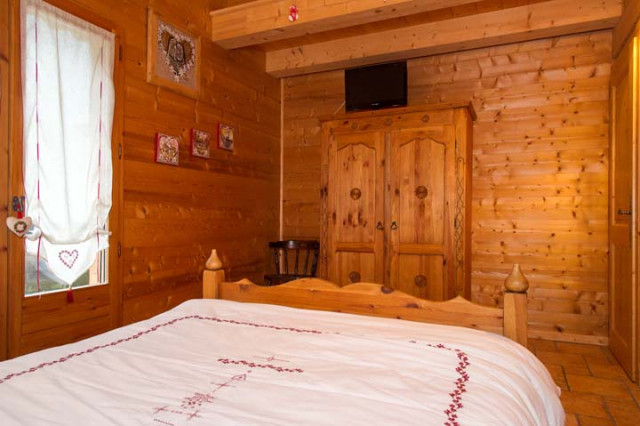 Chalet L'HERMINE DES VORRES, Bedroom double bed, Châtel Northern Alps