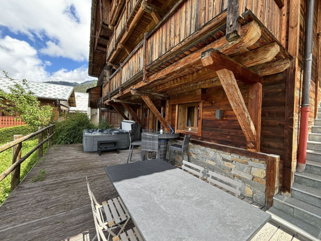 Chalet La Folie for holiday rental in Chatel, with patio and jacuzzi