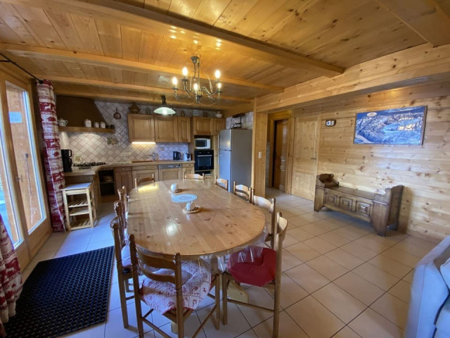 Chalet Le Cerf, Chatel, Dining room and kitchen, Mountain week-end 74