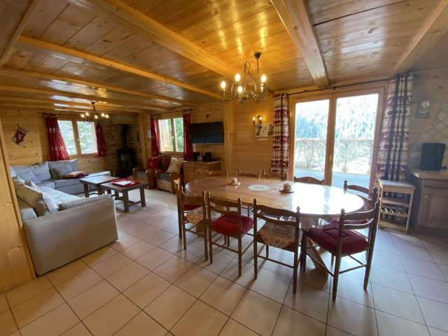 Chalet Le Cerf, Chatel, Living and dining room, Super Chatel gondola 74