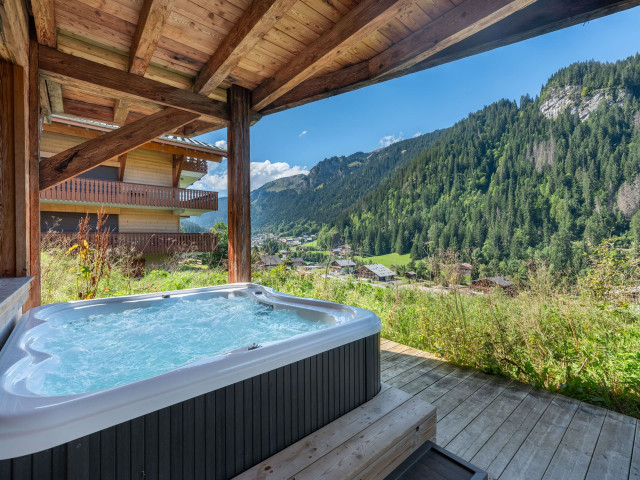 Chalet le Mille Cent, Chatel, Jacuzzi, Wellness in the mountains 74390