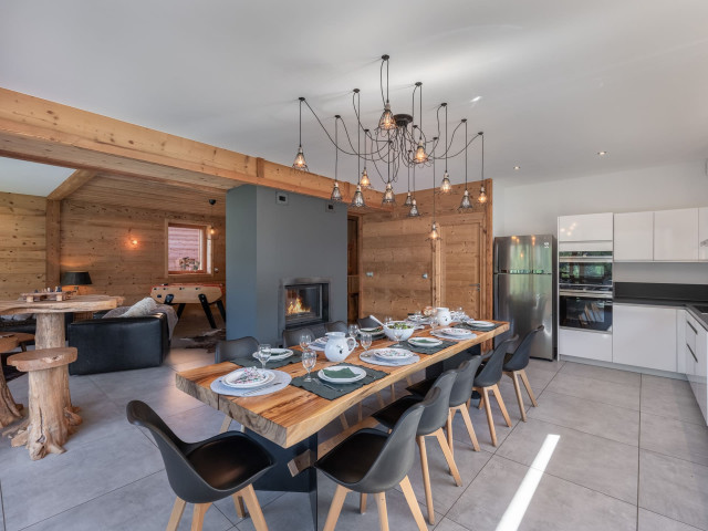 Chalet le Mille Cent, Chatel, Dining room and kitchen, Ski lifts 74