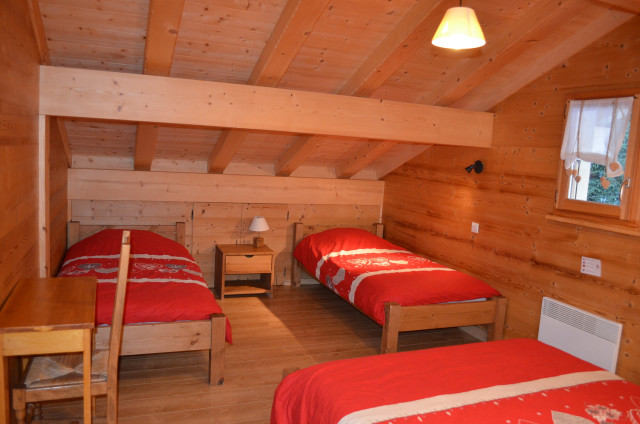 Chalet Le Ramoneur Savoyard, Bedroom 1 double bed + 2 single bed, Châtel Red slope
