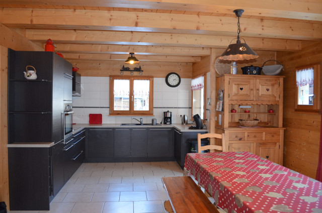 Chalet Le Ramoneur Savoyard, Kitchen and dining room, Châtel Chairlift 74
