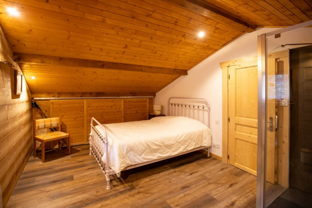 Chalet les lilas, Chambre à l'étage avec douche, la Chapelle d'Abondance Vacances en famille