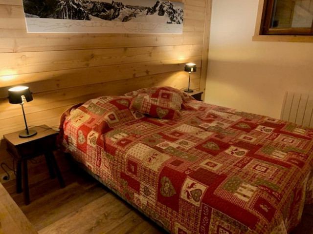 Chalet Les Lilas, Bedroom double bed with bathroom, la Chapelle d'Abondance Snow