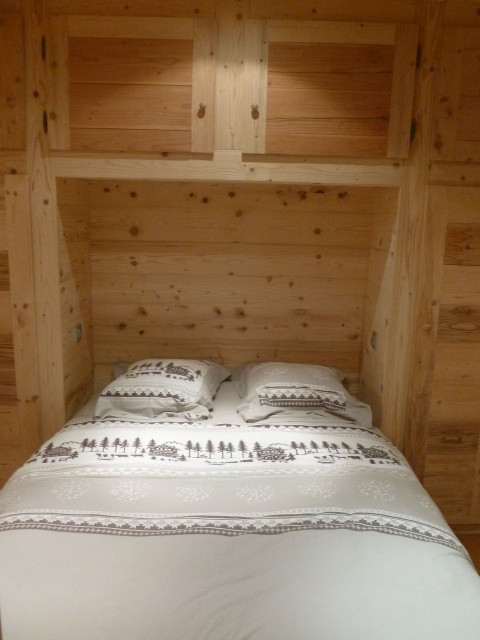Chalet Les Tournesols, Bedroom double bed, Châtel Mountain holidays