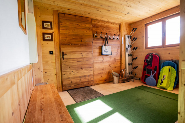 Chalet Les Tournesols, Entrée avec local à skis et sèche chaussures, Châtel