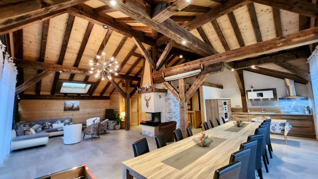 Chalet Roche Alpine, Living room with fireplace, Portes du Soleil