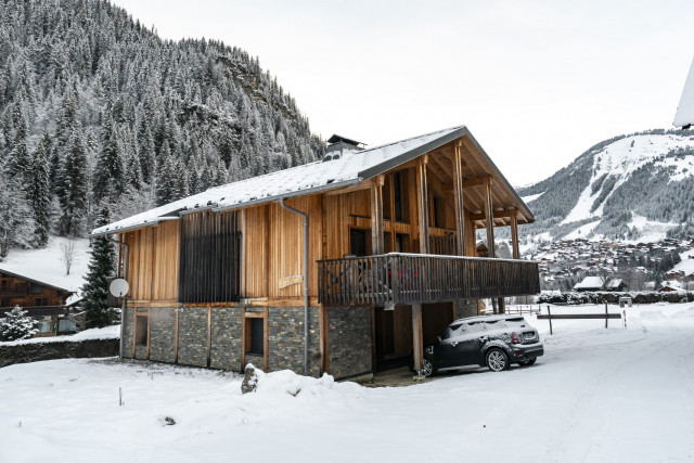 Chalet Ysaline, Chalet outside view in winter, Châtel 74