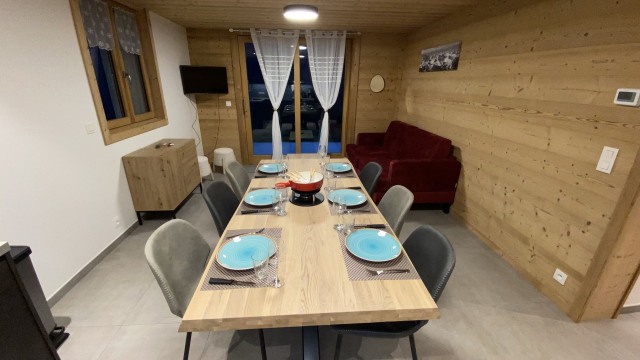 La Ferme de Delphine et François, 6 people, dining room, Châtel Reservation