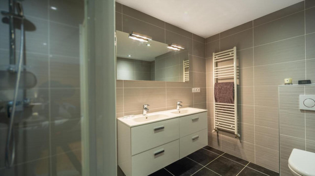 Résidence 360, Apt n°8, Shower room and toilets, Châtel