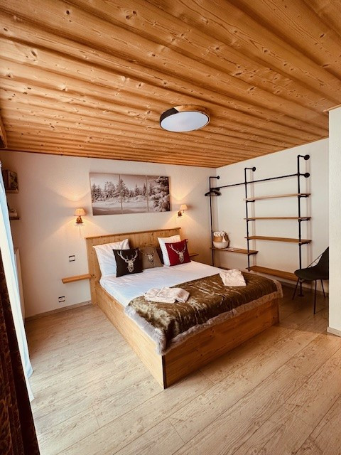 Flat for 12 people in Chalet Val d'Or in Chatel, Double room with balcony 2