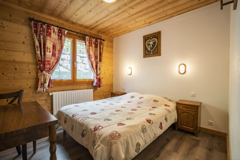 Apartment 2 in Chalet l'Etrye, Bedroom 1 double bed, Châtel Reservation