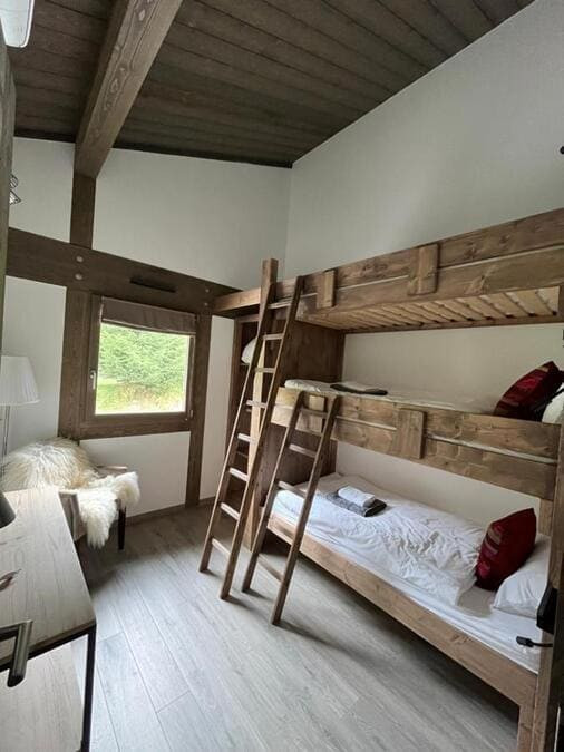 Half-chalet Alpaga C, Châtel, room with 3 bunk beds