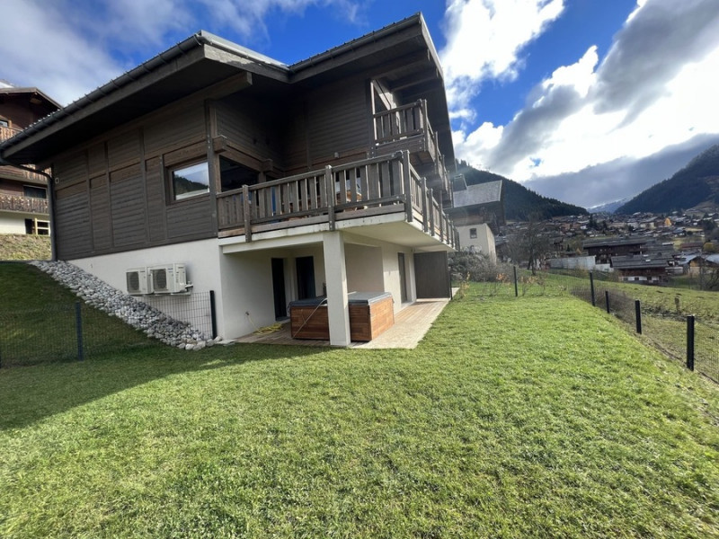 Alpaga C half-chalet in Châtel, view over the main chalet