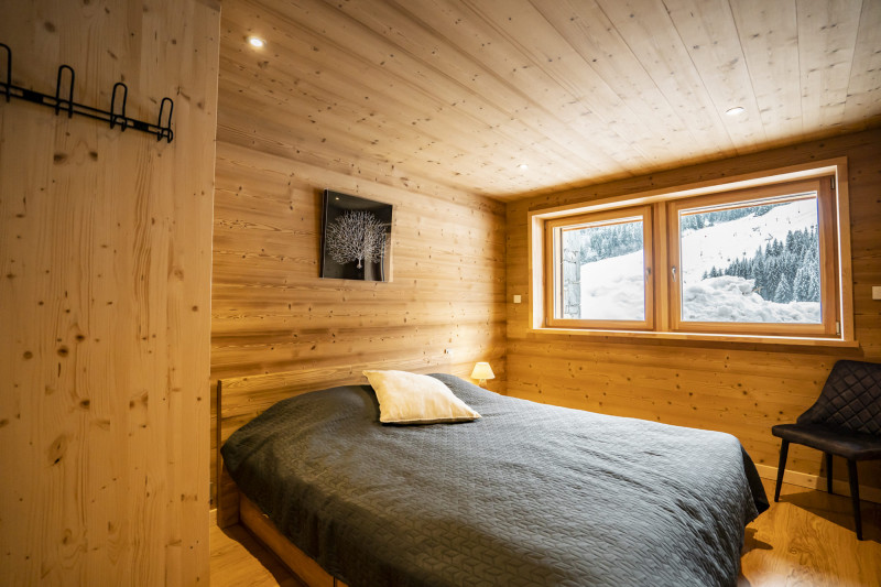 Apartment in chalet 3 Fontaines, Bedroom double bed, Châtel Ski holidays