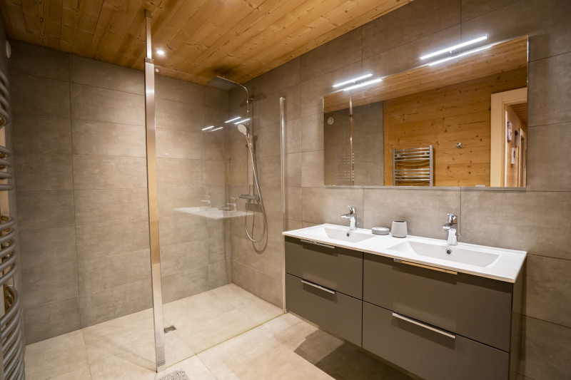 Apartment in chalet 3 Fontaines, Shower room, Châtel Fondue