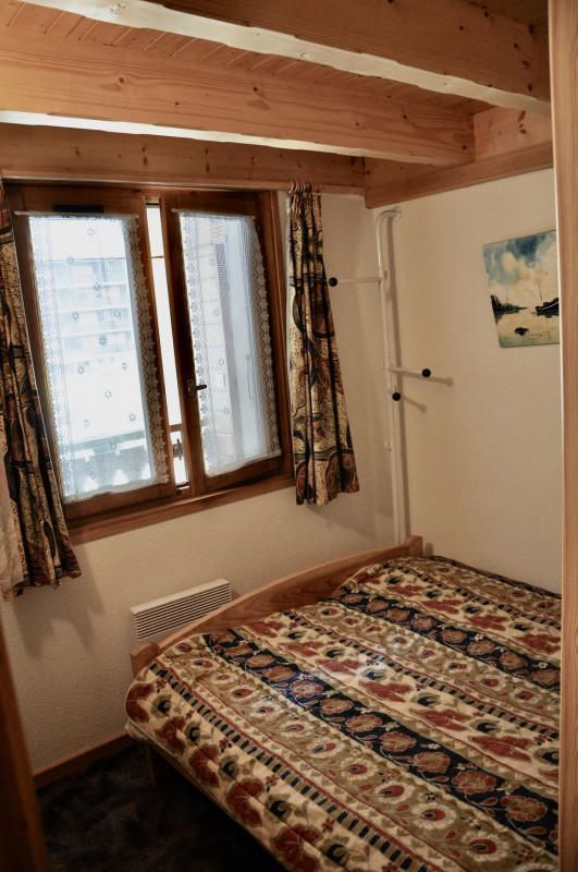 Apartment in Chalet du Perthuis 15D, Bedroom double bed, Châtel Alps 74