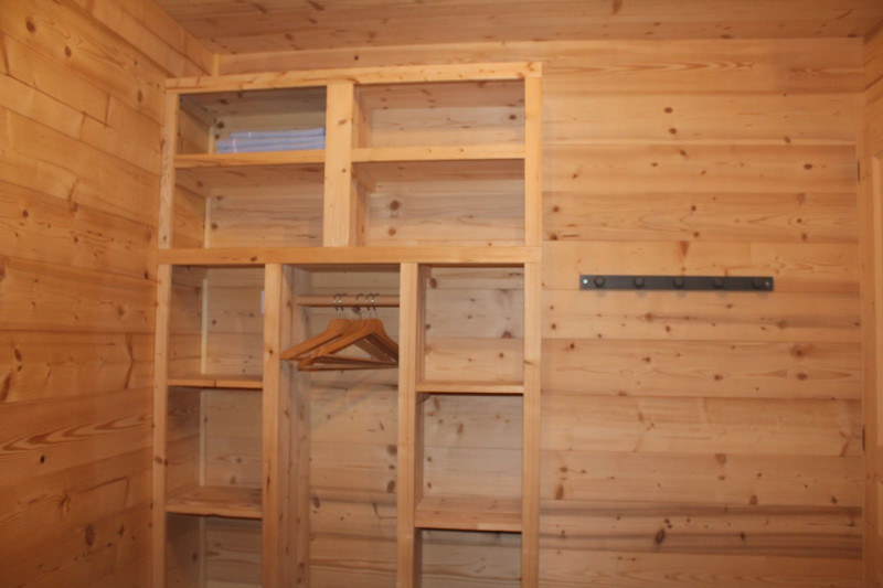 Appartement dans chalet le bois joli, storage room, Châtel mountain summer family holiday	