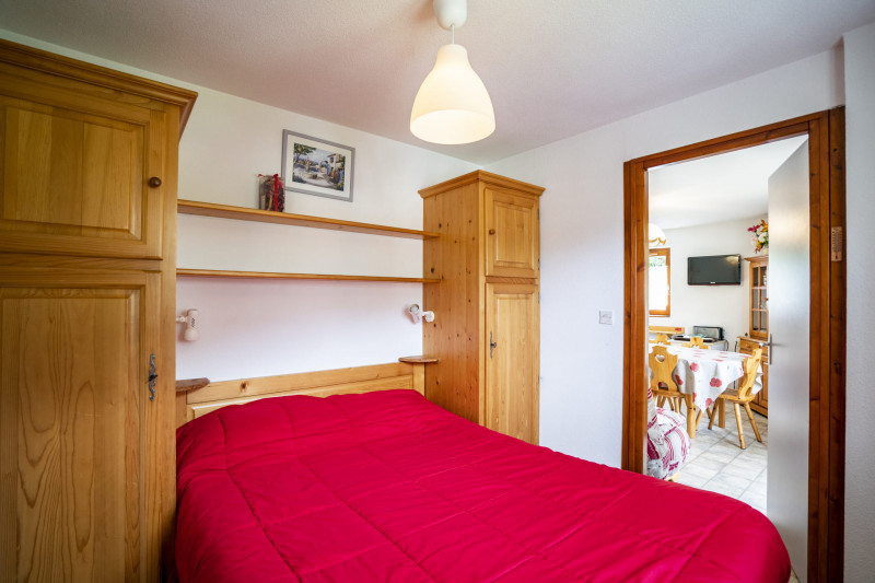 Apartment in residence Fuchsia, Bedroom double bed, Châtel Mountain 74390