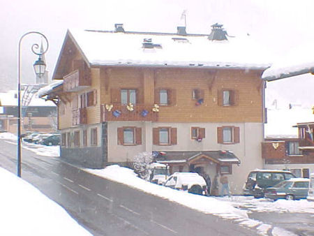 Apartment Echo des Montagnes 6, view of the chalet, Châtel family vacation mountain ski snow winter