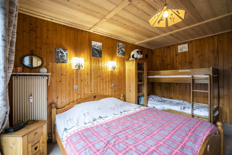 Apartment Les Snailles, Bedroom double bed and bunk bed, Châtel Ski slope