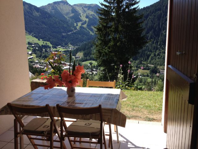 Appartement Les Sorbiers 002, terrasse ensoleillée, Châtel Haute-Savoie