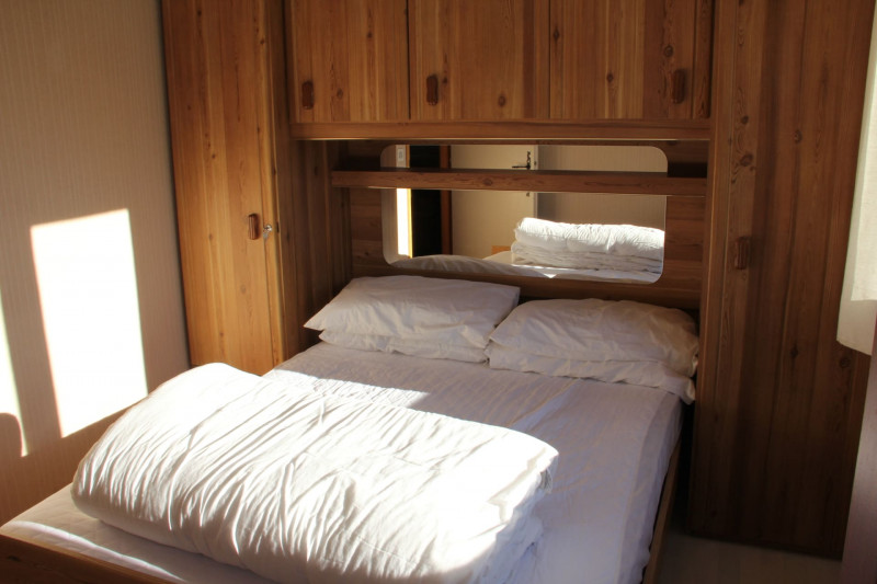 Appartement Les Sorbiers 009, Chambre lit double, Châtel Alpes du Nord