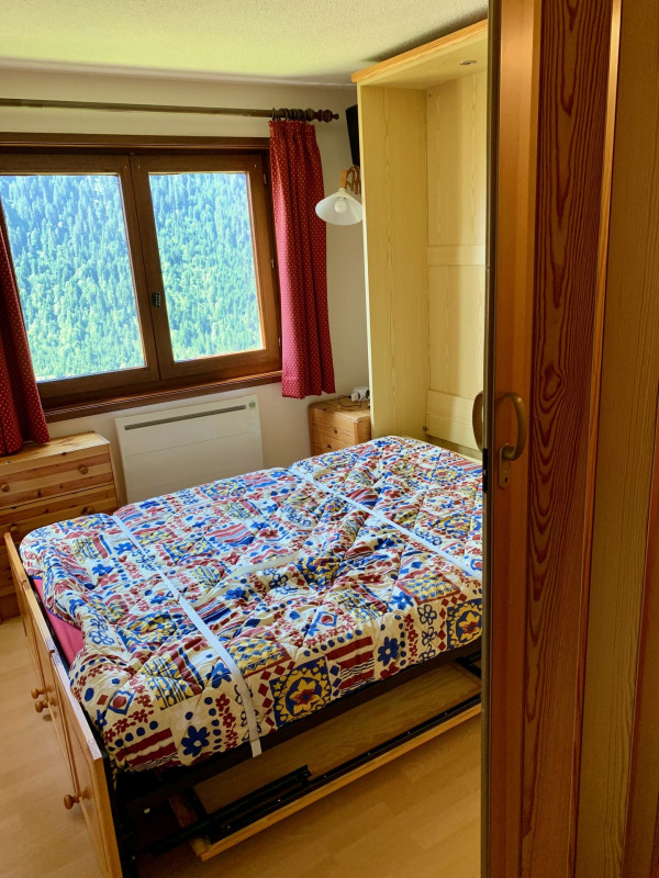 Apartment The Sorbiers n°7, Living room with fold-down double bed, Châtel Mountain 74