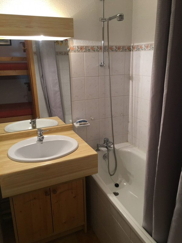 Appartment Les Tyroliens 8A, Bathroom, Châtel Haute-Savoie