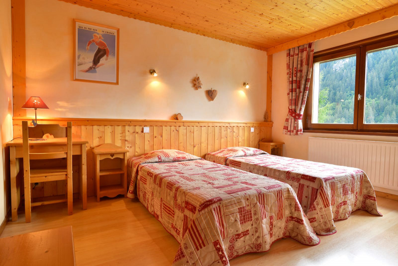 Apartment n°3 in residence The Blanchot, Bedroom with 2 single bed, Châtel Raclette