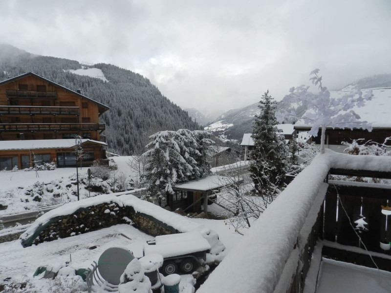 Apartment Penthouse Châtel, view over the village in winter