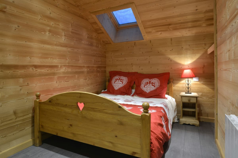 Chalet Alaska, Bedroom double bed, Châtel 74390