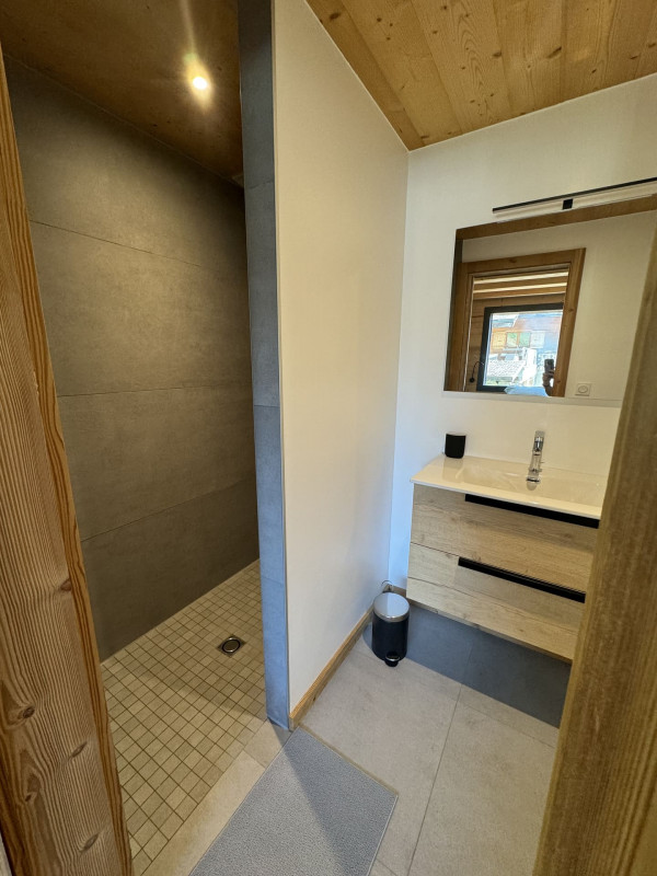 Chalet Bonatti, douche, chambre lit double, Châtel